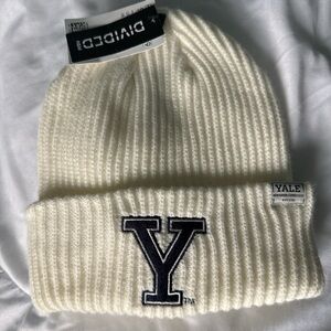 H&M Cream & Navy Yale University Beanie (One-Size)